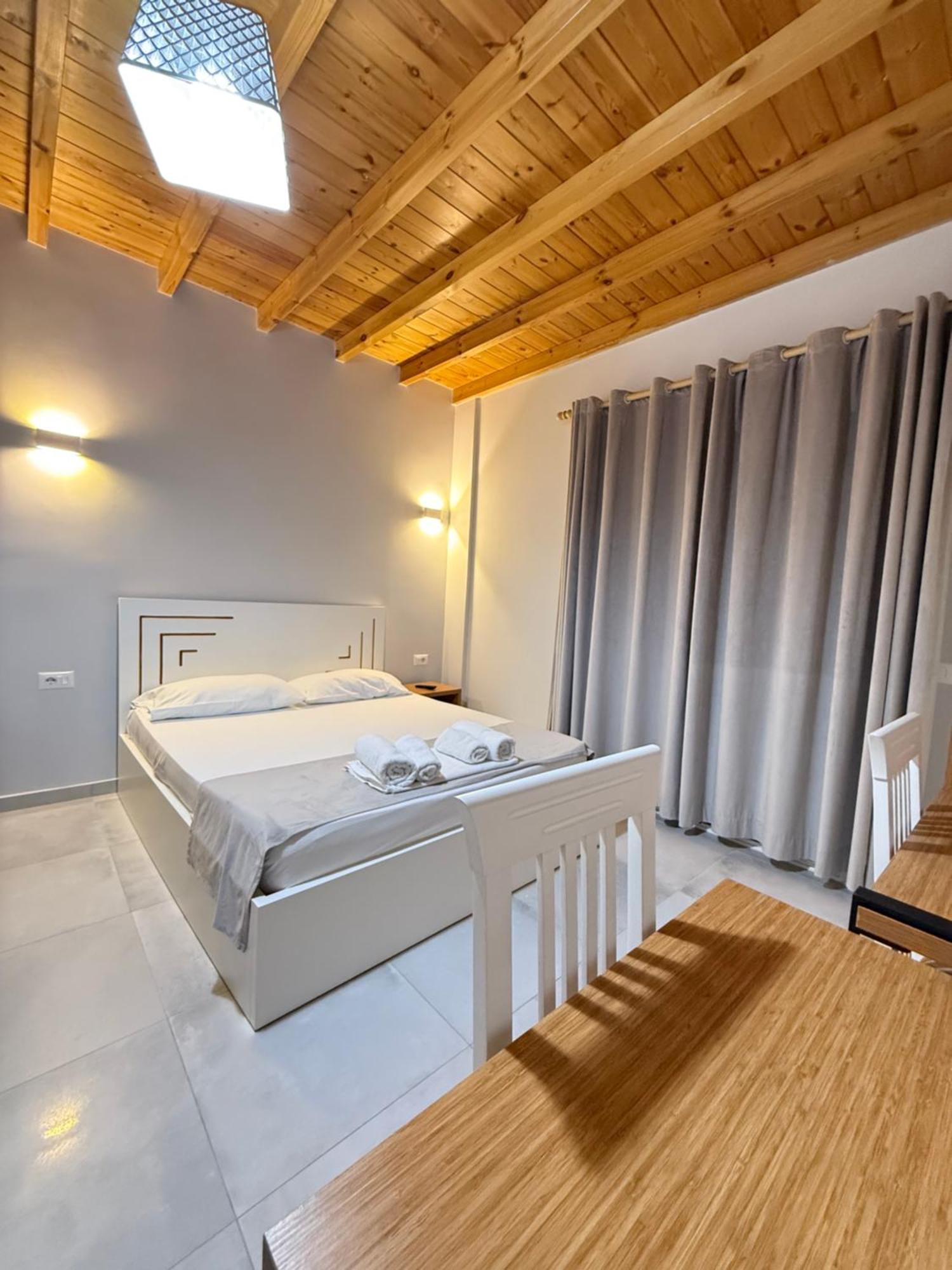 Maison Apartments Влёра Экстерьер фото