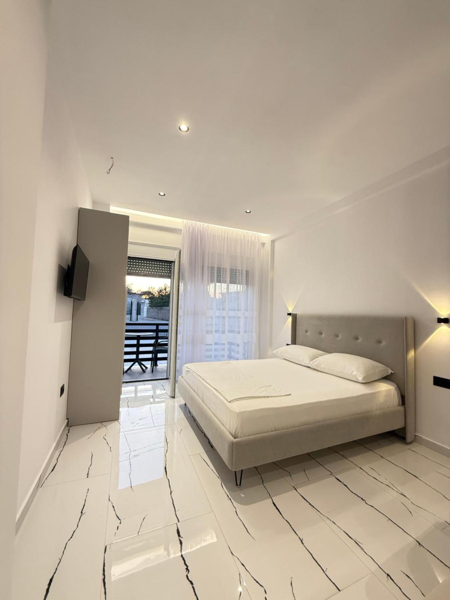 Maison Apartments Влёра Экстерьер фото