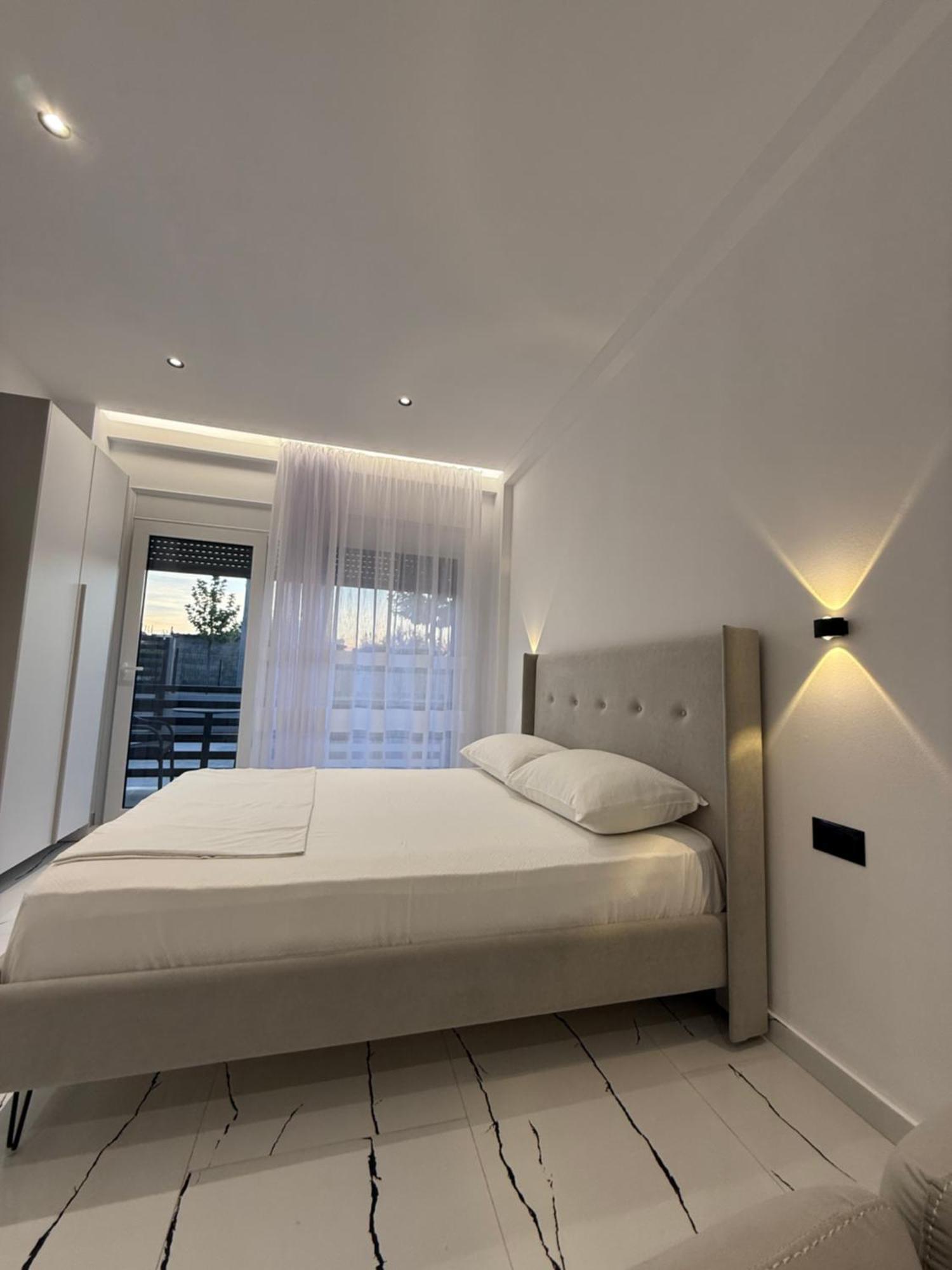 Maison Apartments Влёра Экстерьер фото
